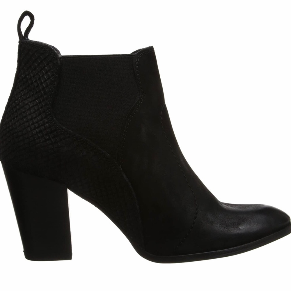 Seychelles Madhouse Chelsea Boots 3” heels Black mixed texture design